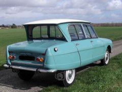 Louer une CITROËN Ami 6 Berline de de 1964 (Photo 2)