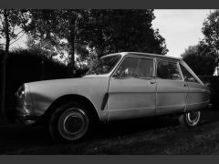 Louer une CITROËN AMI 8 berline de de 1970 (Photo 3)