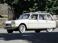 Louer une CITROËN Ami 8 de 1972 (Photo 1)