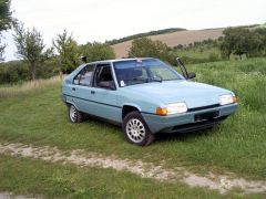 Louer une CITROËN BX 14RE de de 1983 (Photo 1)