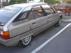 Louer une CITROEN BX 16 TRS de de 1985 (Photo 2)