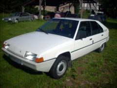 Louer une CITROËN BX de de 1983 (Photo 1)