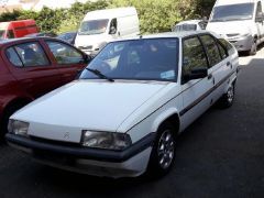 Louer une CITROËN BX de 1989 (Photo 1)