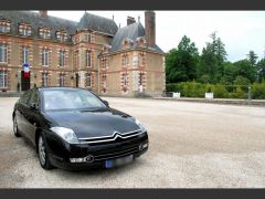 Louer une CITROËN C6 de de 2005 (Photo 1)