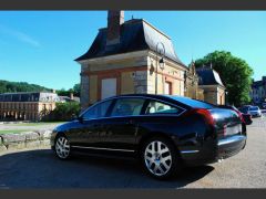 Louer une CITROËN C6 de de 2005 (Photo 3)