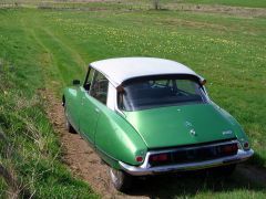 Louer une CITROËN D Super de de 1973 (Photo 2)