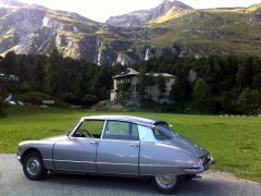 Louer une CITROËN DS 19 Pallas de de 1967 (Photo 2)