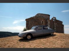 Louer une CITROËN DS 19 Pallas de 1968 (Photo 0)