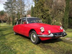 Louer une CITROËN DS 19 de 1963 (Photo 1)