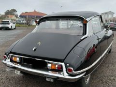 Louer une CITRO&Euml;N DS 19 de de 1966 (Photo 3)