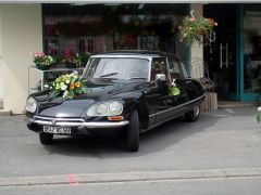 Louer une CITROËN DS 20 Pallas de de 1970 (Photo 1)