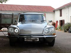 Louer une CITROËN DS 20 Pallas de de 1973 (Photo 3)