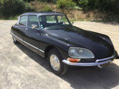 Louer une CITROËN DS 20 Pallas de 1973 (Photo 1)