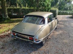 Louer une CITROËN DS 20 Pallas de de 1974 (Photo 3)