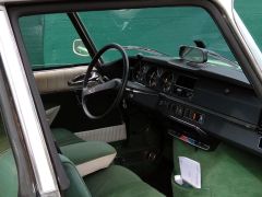 Louer une CITROËN DS 20 PALLAS de de 1974 (Photo 3)