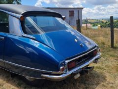 Louer une CITROËN DS 20 Pallas de de 1974 (Photo 3)