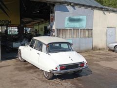 Louer une CITROËN DS 20 de de 1969 (Photo 4)