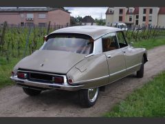 Louer une CITROËN DS 20 de de 1974 (Photo 3)