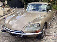 Louer une CITROËN DS 21 IE Pallas de de 1970 (Photo 1)