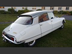 Louer une CITROËN DS 21 IE de de 1970 (Photo 3)