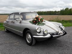 Louer une CITROËN DS 21 Pallas de 1967 (Photo 1)