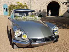 Louer une CITROËN DS 21 Pallas de de 1967 (Photo 3)