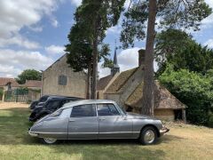 Louer une CITROËN DS 21 Pallas de de 1968 (Photo 3)