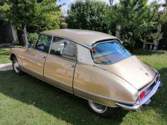 Louer une CITROËN DS 21 Pallas de de 1970 (Photo 3)