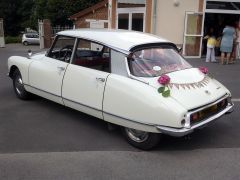 Louer une CITROËN DS 21 de de 1966 (Photo 2)