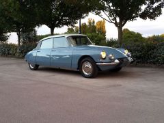 Louer une CITROËN DS 21 de de 1967 (Photo 2)