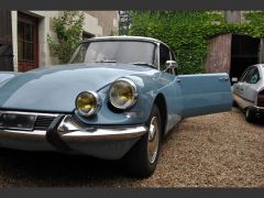 Louer une CITROËN DS 21 de de 1967 (Photo 3)