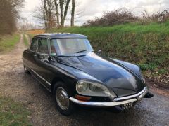 Louer une CITROËN DS 21 de de 1970 (Photo 2)