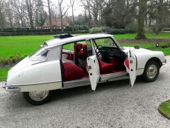 Louer une CITROËN DS 21 de de 1972 (Photo 2)