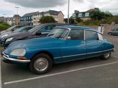 Louer une CITROËN DS 21 de de 1973 (Photo 2)