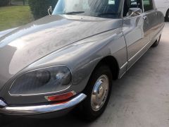 Louer une CITRO&Euml;N DS 23 IE Pallas de de 1972 (Photo 1)
