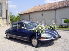 Louer une CITROËN DS 23 IE Pallas de 1973 (Photo 0)