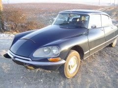 Louer une CITROËN DS 23 IE Pallas de de 1973 (Photo 3)