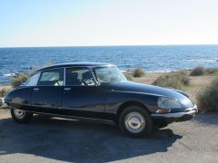 Louer une CITROËN DS 23 IE Pallas de de 1973 (Photo 1)