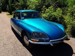 Louer une CITROËN DS 23 IE de de 1975 (Photo 1)