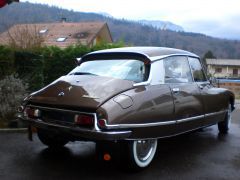 Louer une CITROËN DS 23 Pallas de de 1972 (Photo 3)