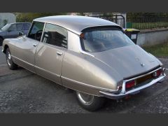 Louer une CITROËN DS 23 pallas de de 1973 (Photo 2)