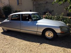 Louer une CITROËN DS 23 Pallas de 1974 (Photo 0)