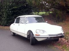 Louer une CITROËN DS 23I Pallas de de 1973 (Photo 1)