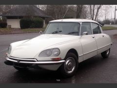 Louer une CITROËN DS 23I Pallas de de 1973 (Photo 2)