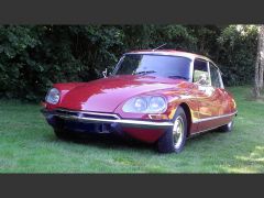 Louer une CITROËN DS 23I Pallas de de 1975 (Photo 4)