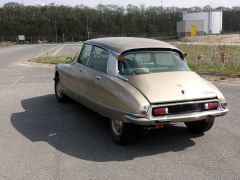 Louer une CITROËN DS 23ie de de 1972 (Photo 2)