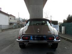 Louer une CITRO&Euml;N DS D Super 5 de de 1973 (Photo 2)