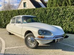 Louer une CITROËN DS D Super de 1972 (Photo 2)