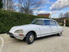 Louer une CITROËN DS D Super de de 1972 (Photo 2)