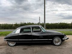 Louer une CITROËN DS IE 23 Pallas de de 1973 (Photo 2)